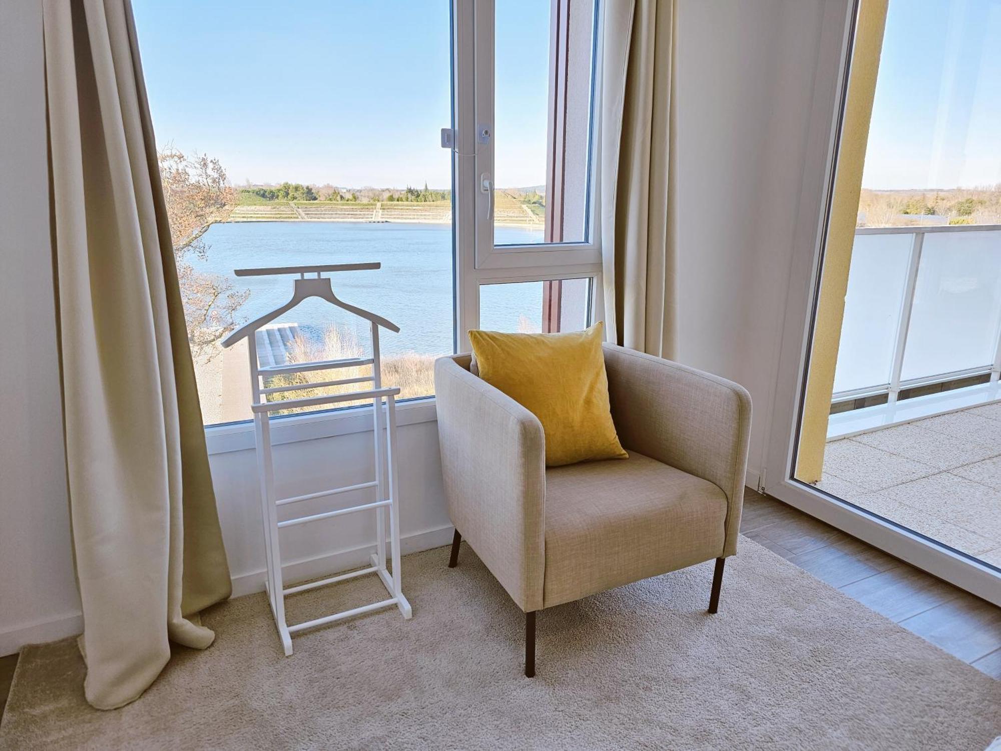 Lakeside Provence - Appartement Classe 4 Etoiles, Vue Sur Le Lac, Parking Sous-Sol, Double Clim Monteux Extérieur photo