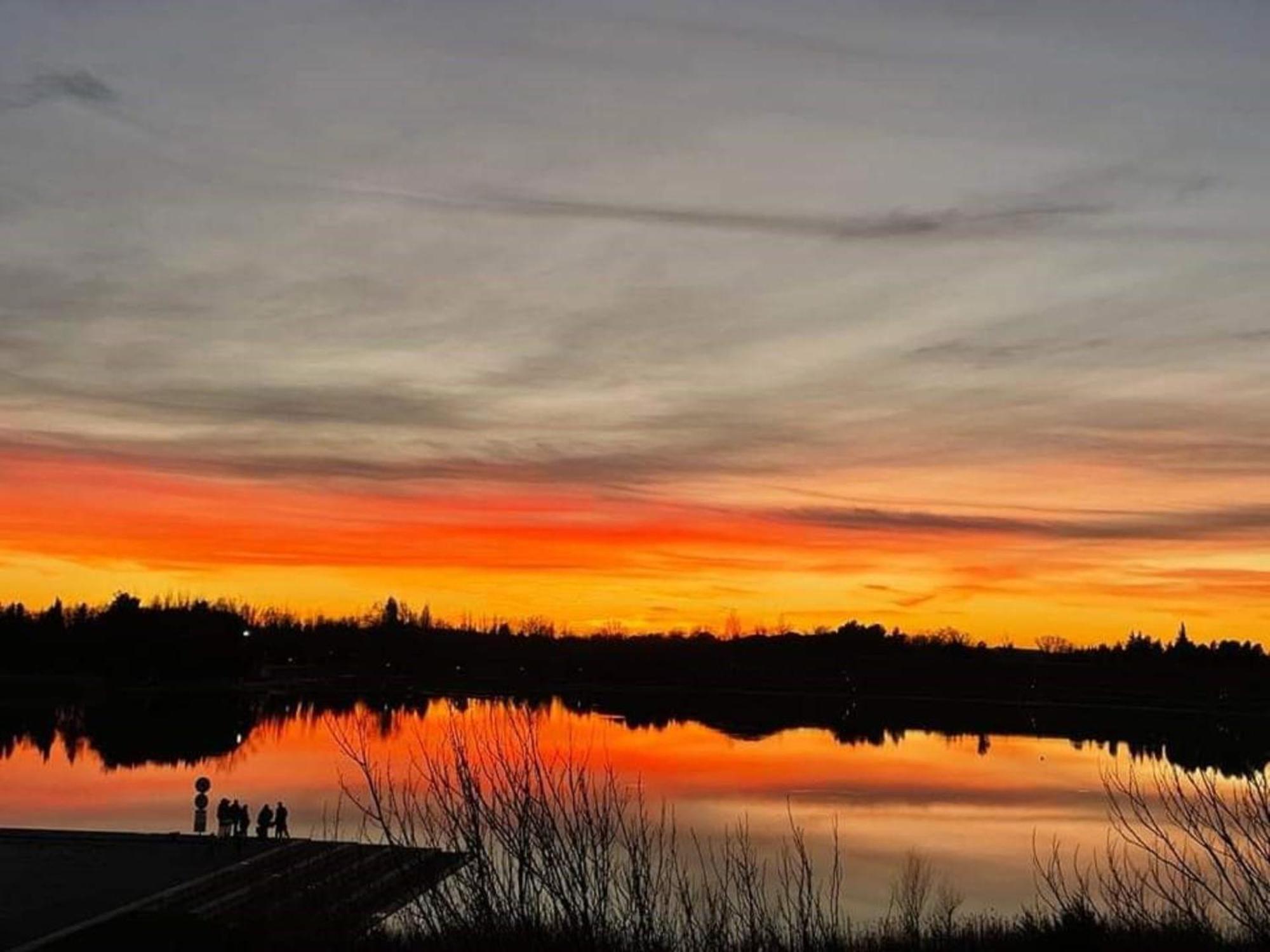 Lakeside Provence - Appartement Classe 4 Etoiles, Vue Sur Le Lac, Parking Sous-Sol, Double Clim Monteux Extérieur photo
