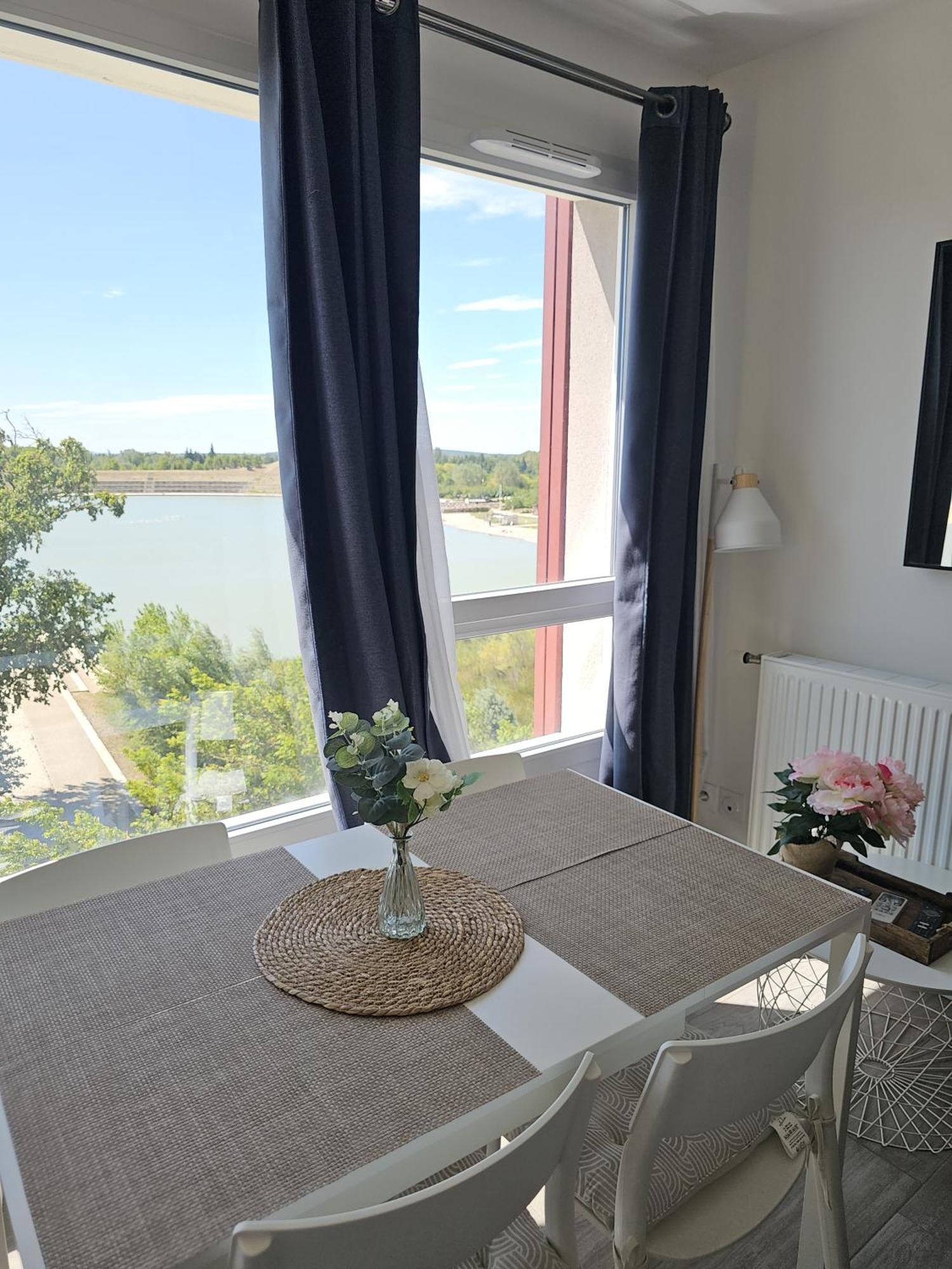 Lakeside Provence - Appartement Classe 4 Etoiles, Vue Sur Le Lac, Parking Sous-Sol, Double Clim Monteux Extérieur photo